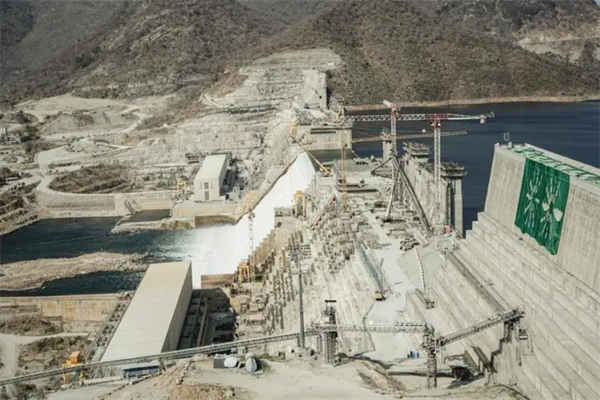 埃塞俄比亚复兴大坝水电站启用 可使该国发电量